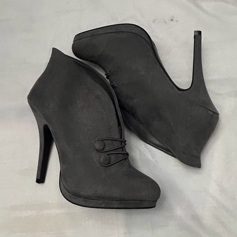 Apt 9 heels